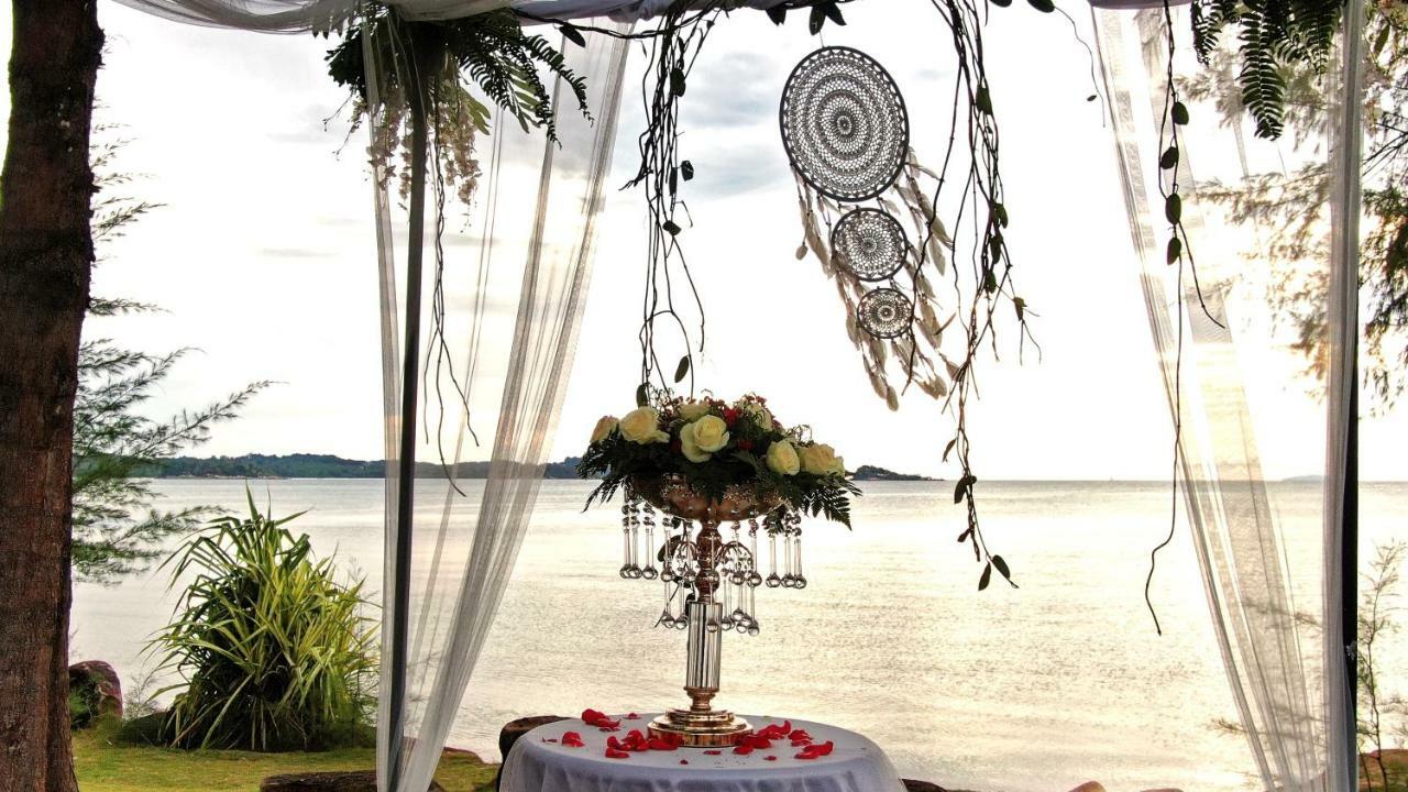 Pantai Indah Lagoi Bintan Esterno foto